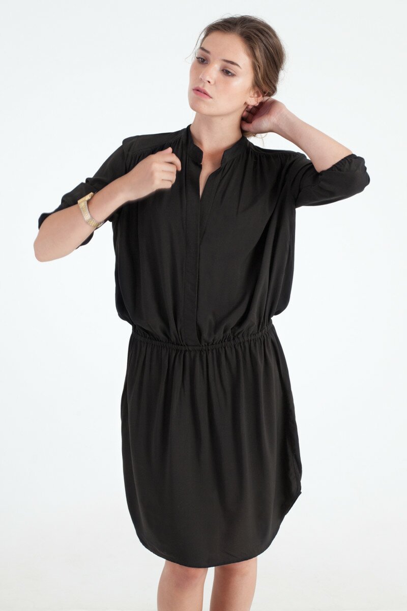 Sitting-Pretty-Clothing-AW15-Dress-Glow-Black-800x1201